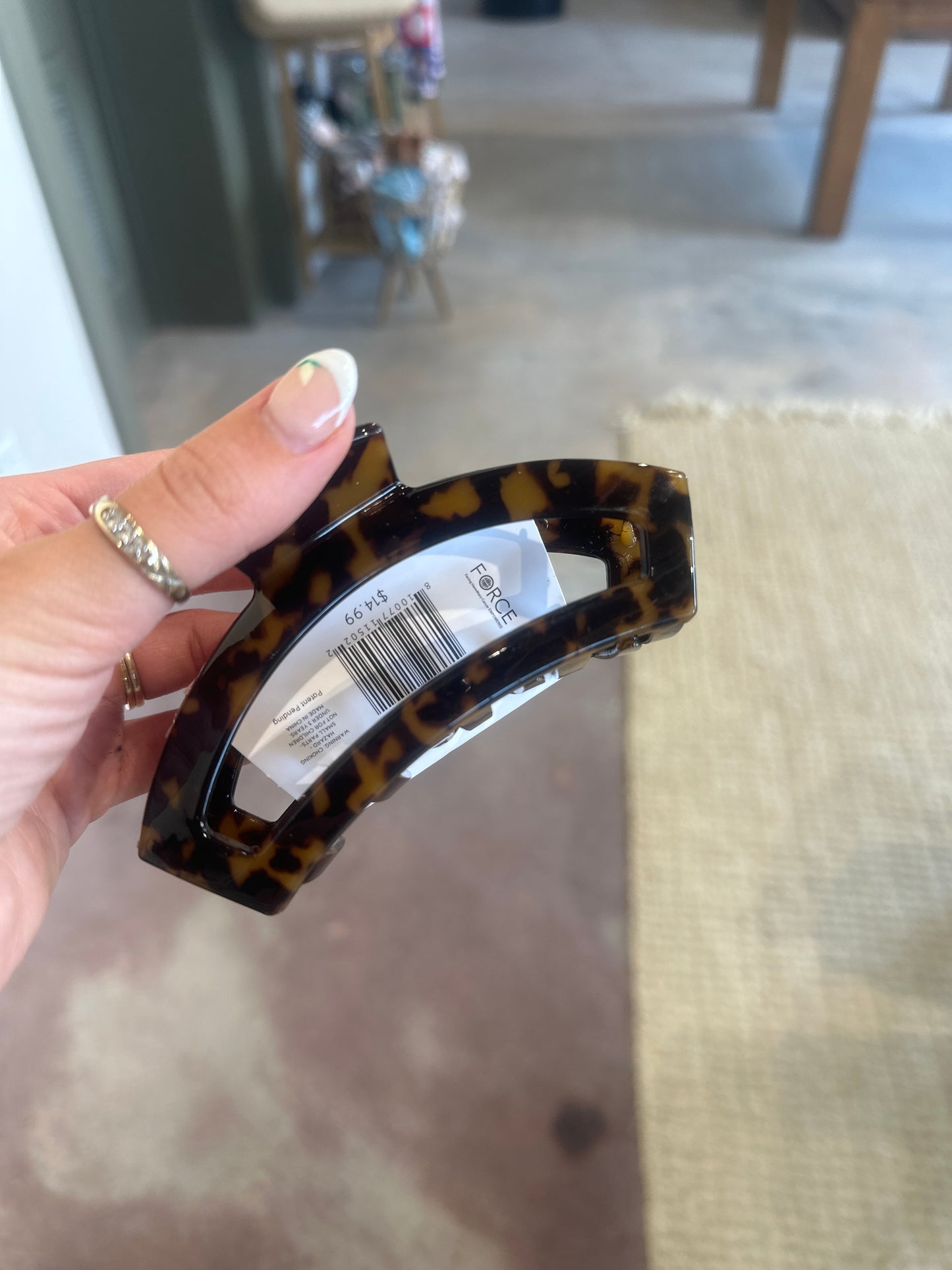 Large open tortoise clip