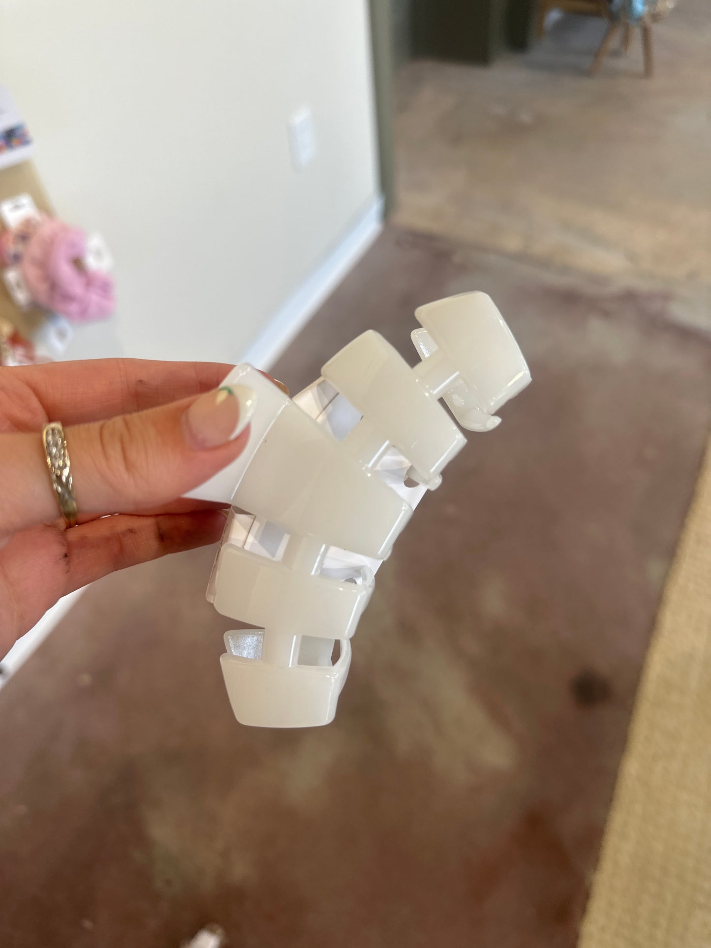 Coconut white clip
