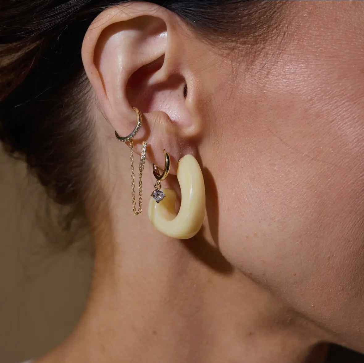 alba acrylic hoops