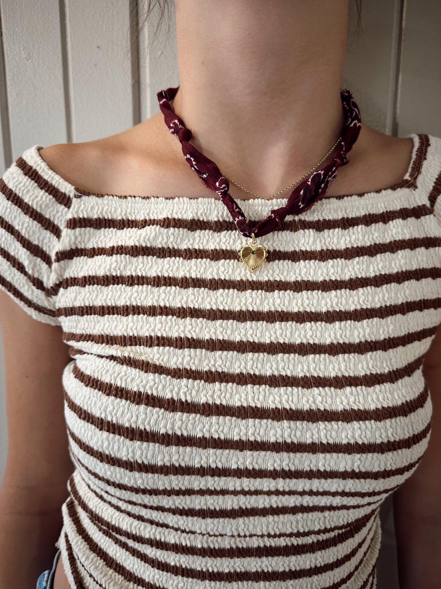 maroon sunburst necklace