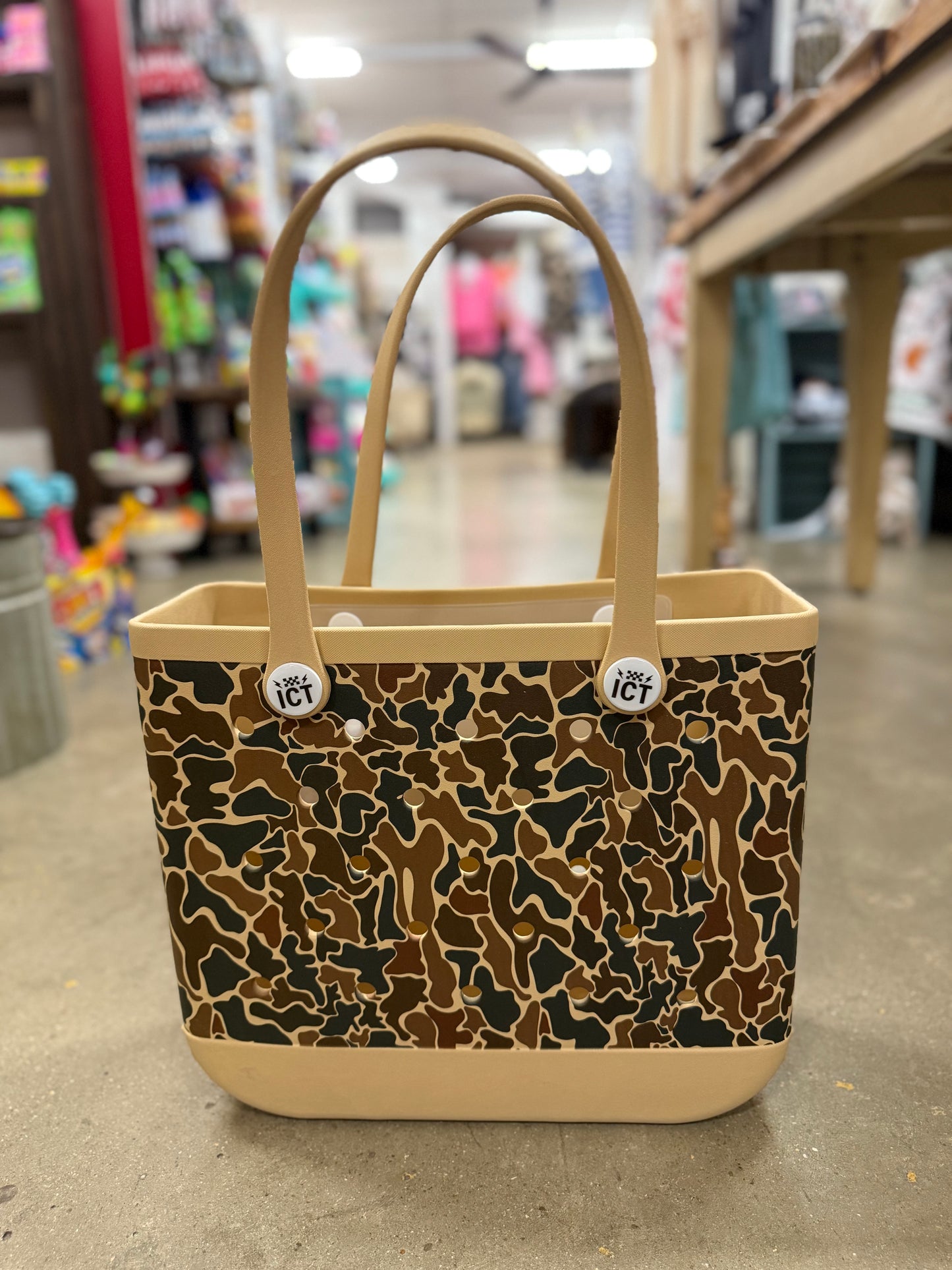 Retro Camo Medium Beach Bag