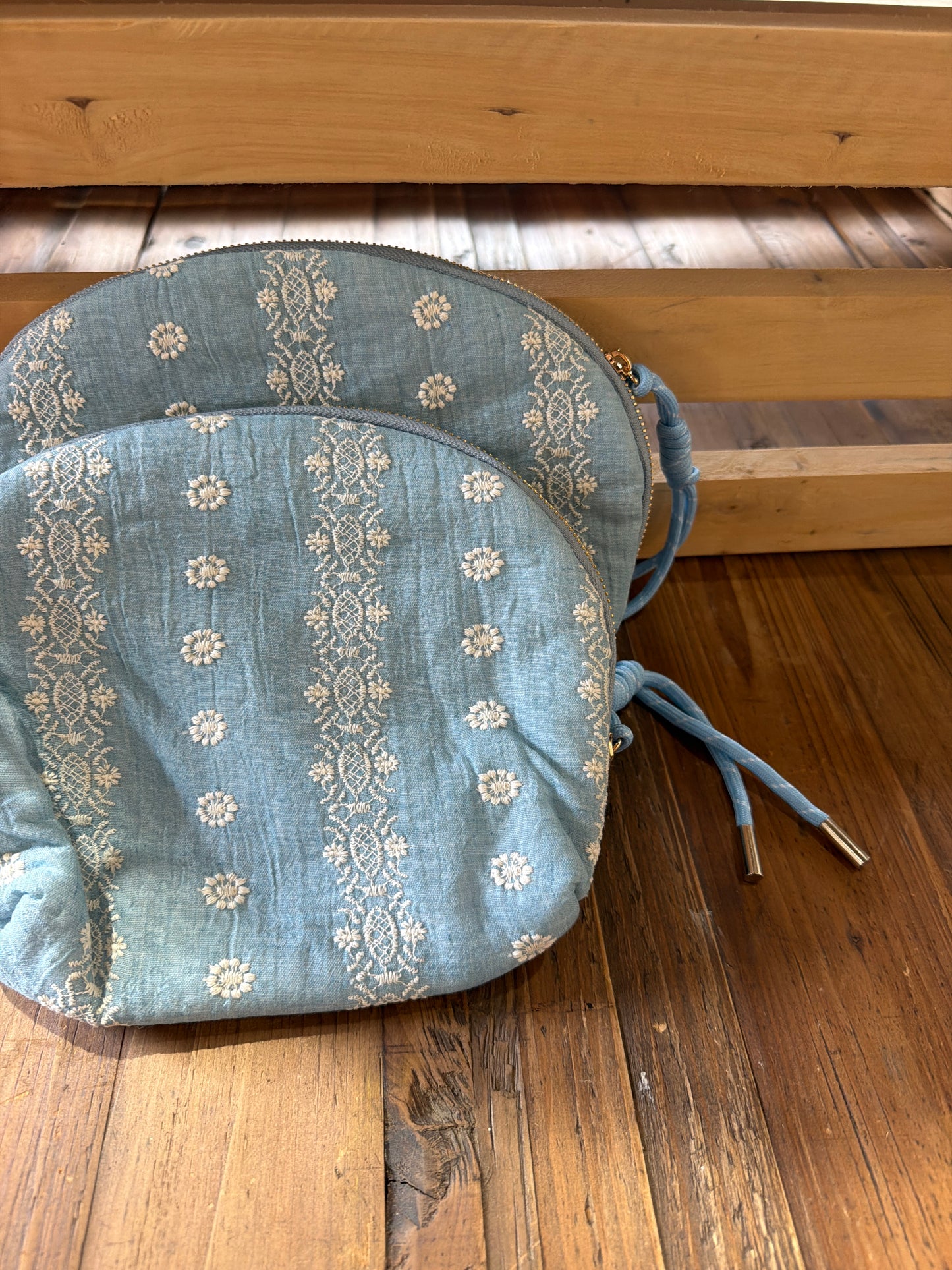 crochet makeup pouch